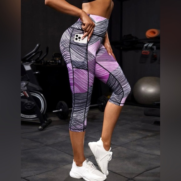 Trendy Color-block Stripe Mid-Calf Length Leggings With Side Phone Pocket *NEW* - Picture 1 of 15